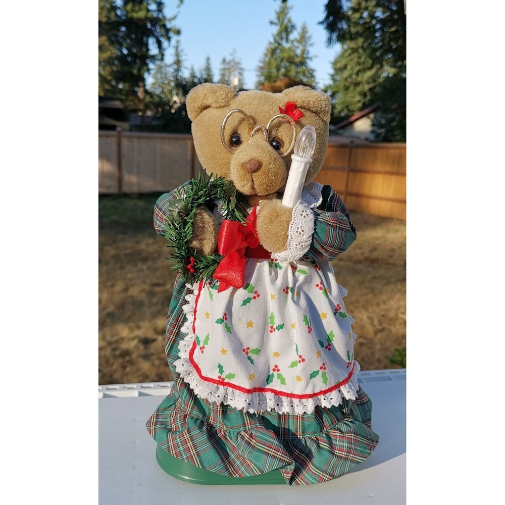 TESTED Vintage Avon Christmas Animated Lighted Musical Grandma Bear Candle